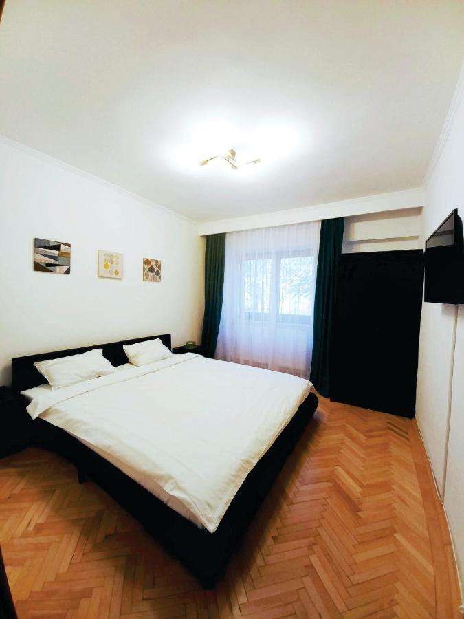 Vero Apartament Central Rm Valcea Apartment Ramnicu Valcea Exterior photo